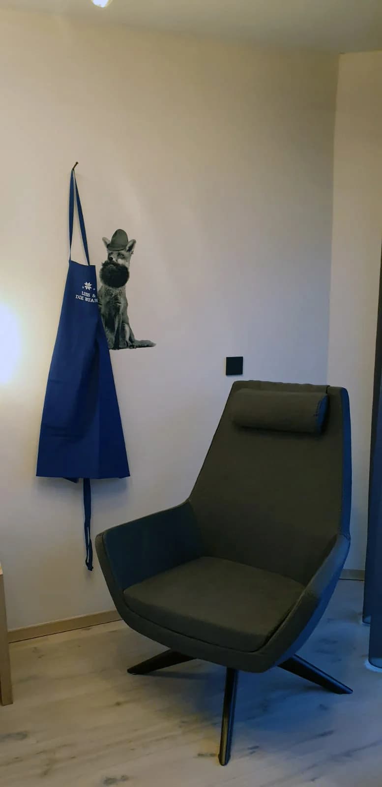 Hotel elevator lobby